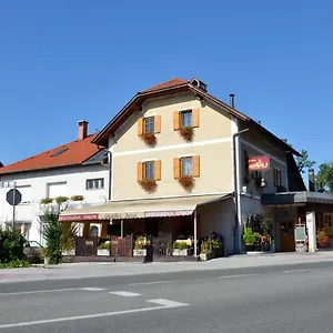 Arvaj 3*, Kranj Slovénie
